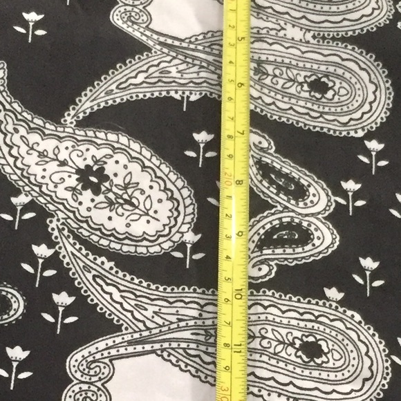 Alyn Paige paisley dress - Picture 9 of 10